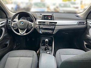 BMW  Baureihe sDrive 18i + Anhängerkupplung